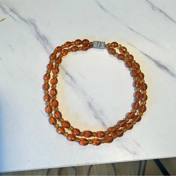 Elegant Amber Beaded Necklace - Picture 1 of 10